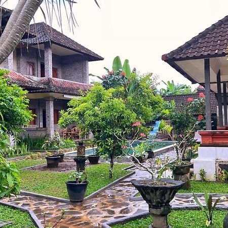 Gusti Home Stay Ubud Екстер'єр фото