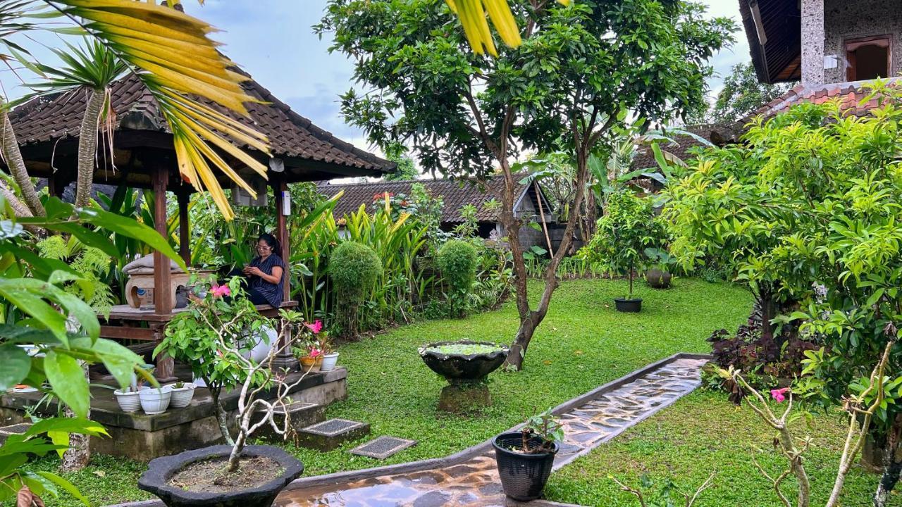 Gusti Home Stay Ubud Екстер'єр фото