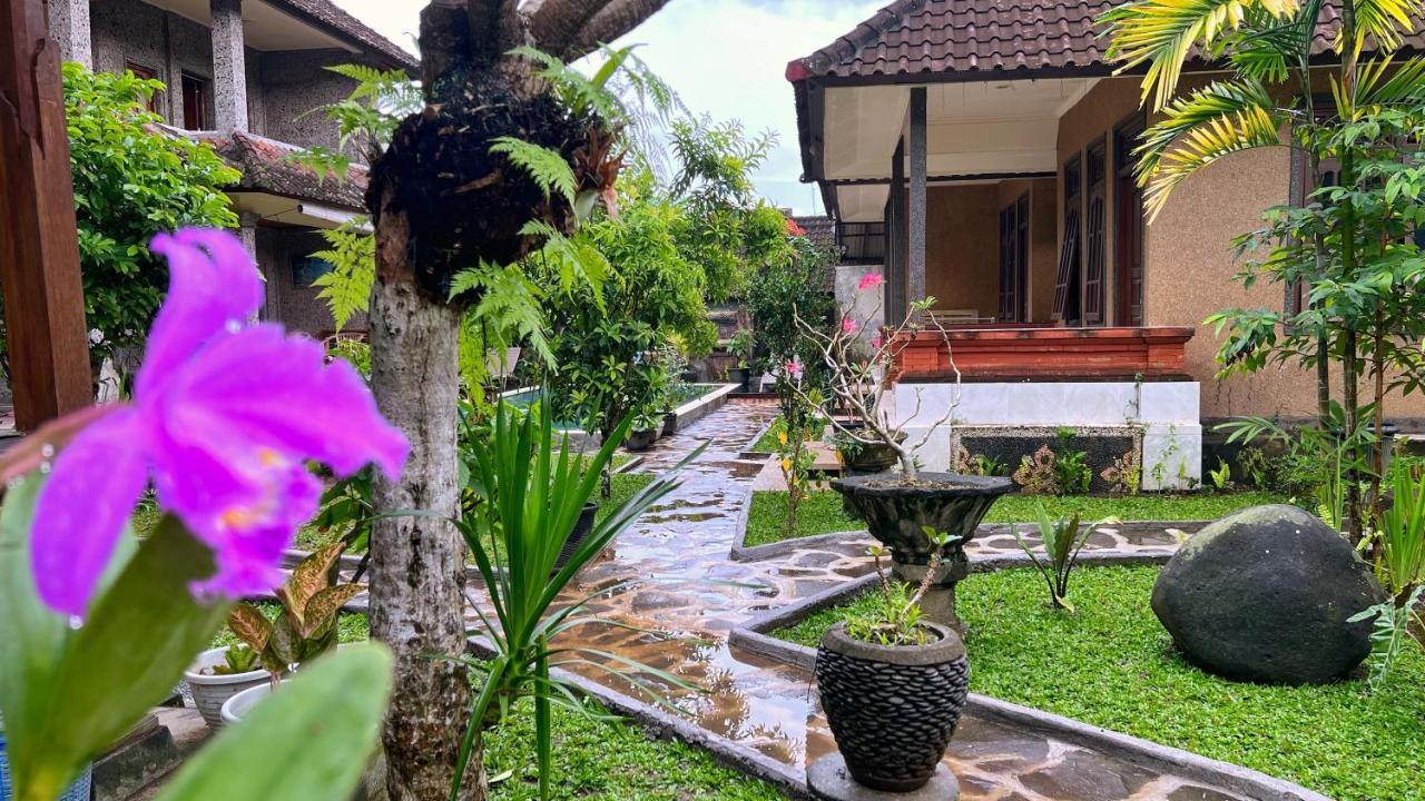 Gusti Home Stay Ubud Екстер'єр фото