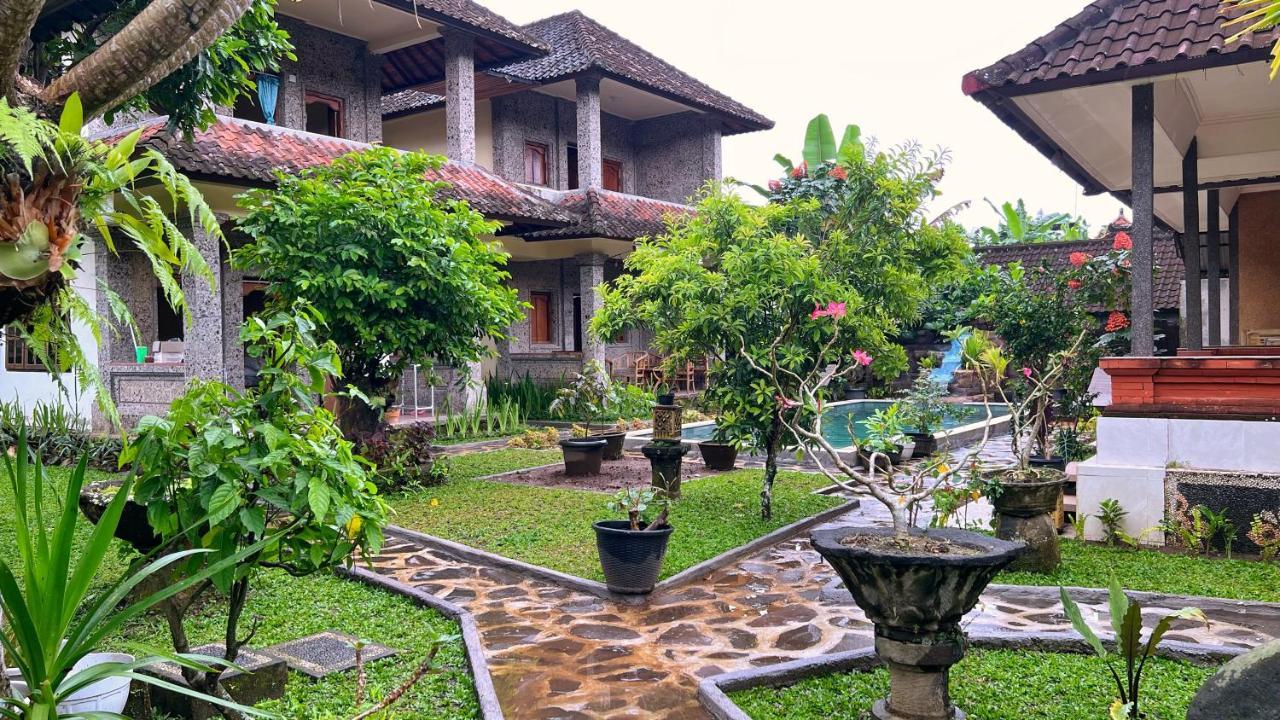 Gusti Home Stay Ubud Екстер'єр фото