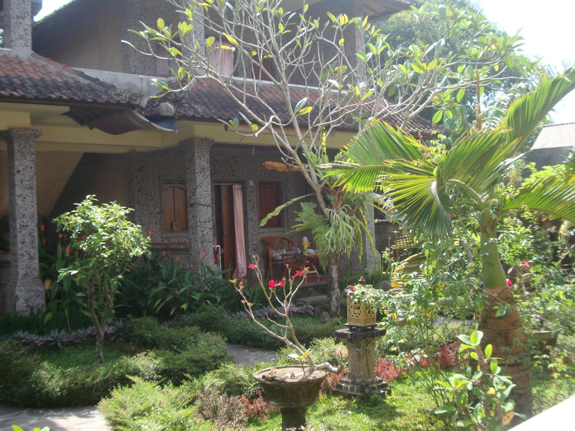 Gusti Home Stay Ubud Екстер'єр фото