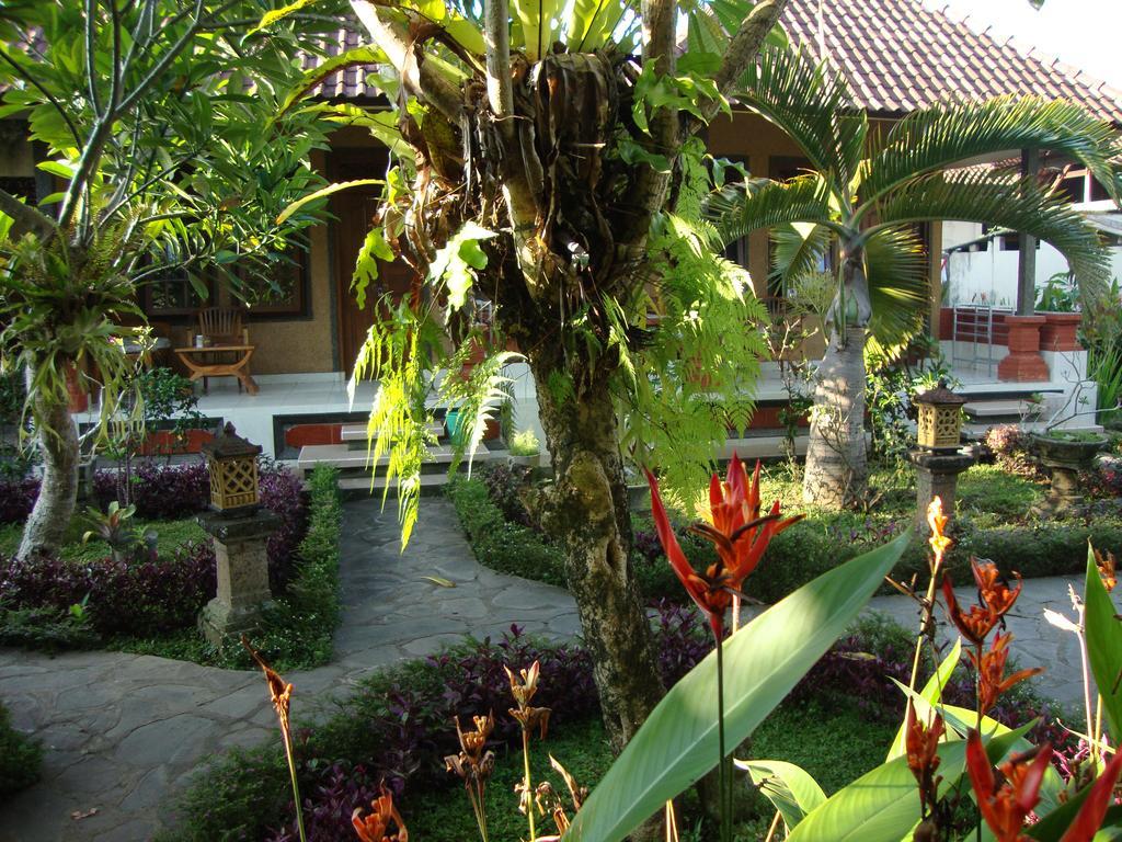 Gusti Home Stay Ubud Екстер'єр фото