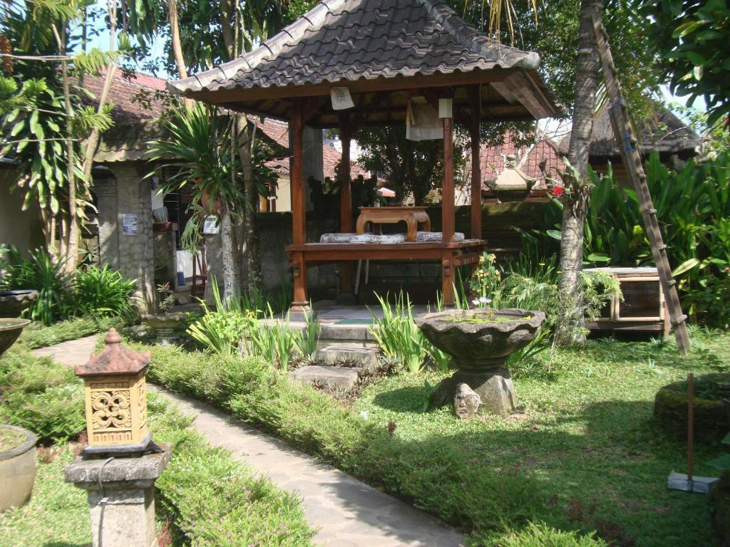 Gusti Home Stay Ubud Екстер'єр фото