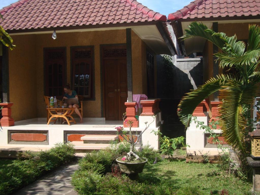 Gusti Home Stay Ubud Екстер'єр фото