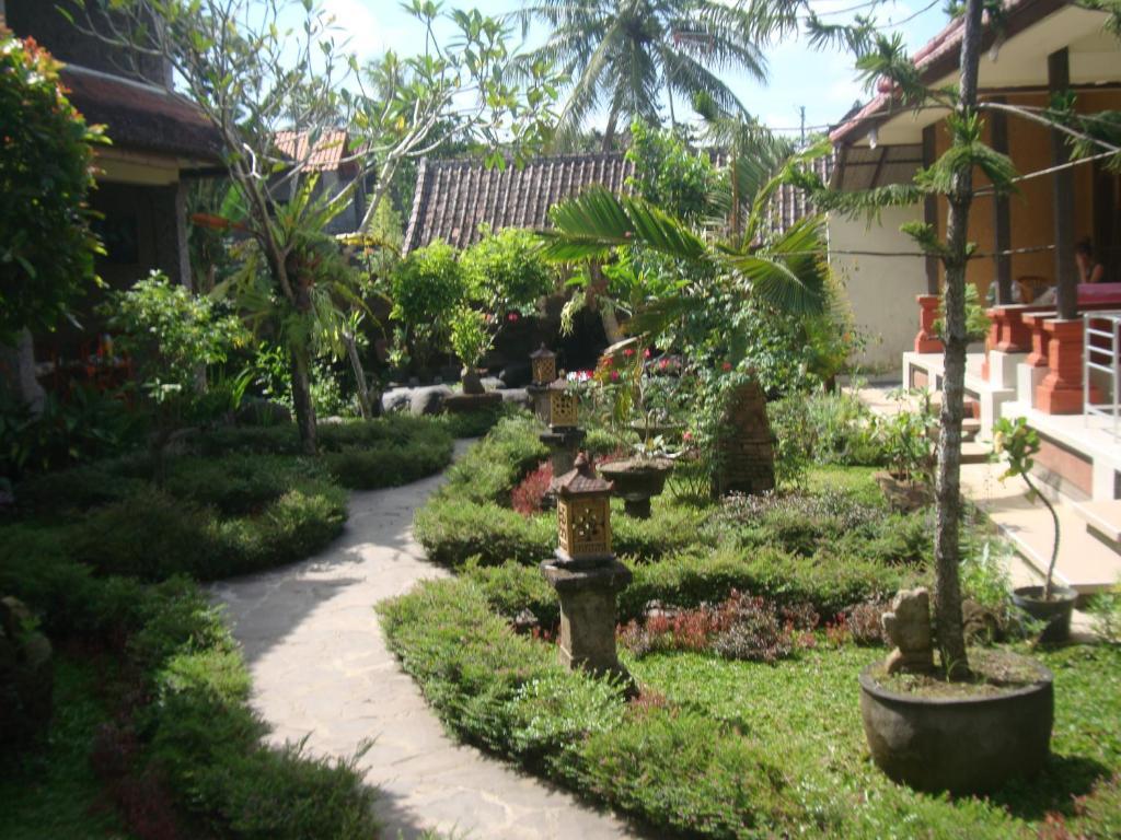 Gusti Home Stay Ubud Екстер'єр фото