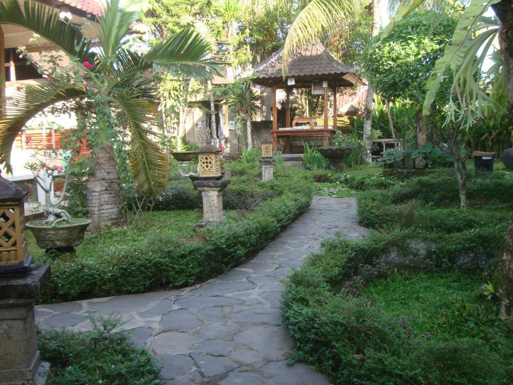 Gusti Home Stay Ubud Екстер'єр фото