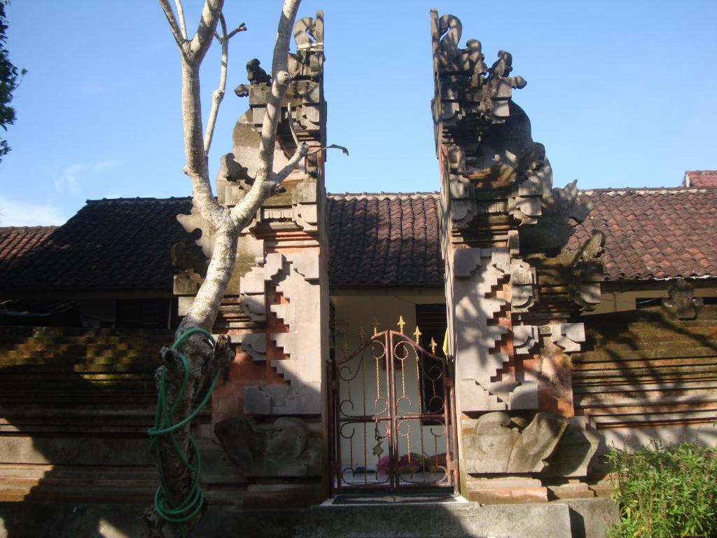 Gusti Home Stay Ubud Екстер'єр фото
