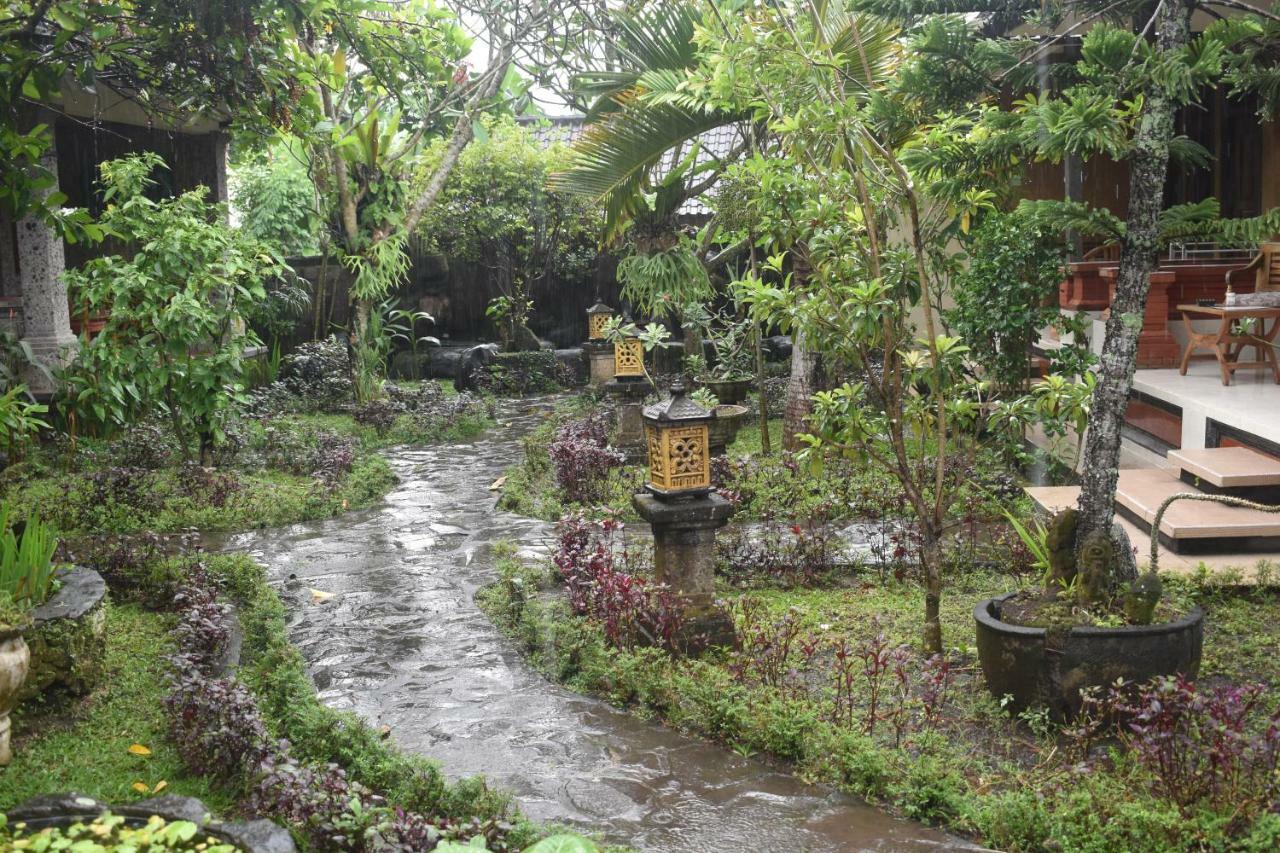 Gusti Home Stay Ubud Екстер'єр фото
